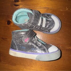 See Kai Run Kids Silver Soft Sneakers Walkers size 5